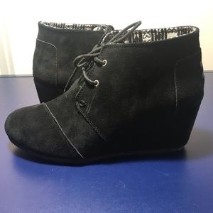 Toms suede wedges